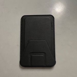NWT Casely Magwallet+